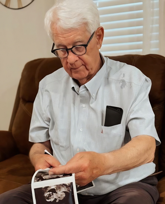 Glenn Thore with an ultrasound - Whitney - Instagram