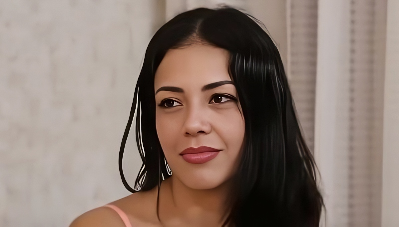 90 Day Fiancé star Jasmine Pineda - TLC - YouTube