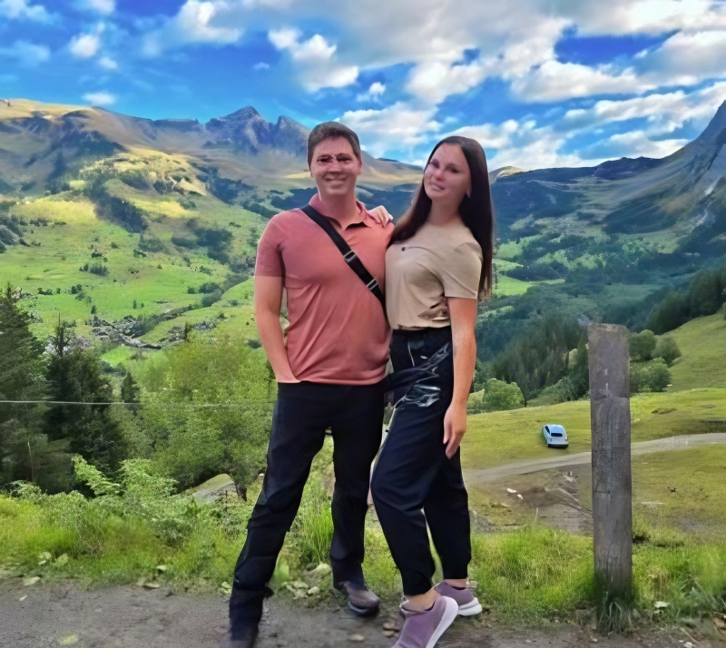 Some recent posts show Julia not looking pregnant - Instagram