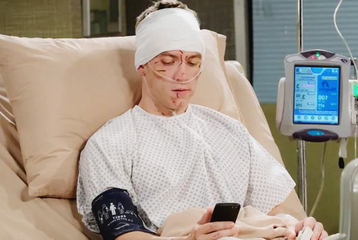 The Young and The Restless: Noah Newman (Lucas Adams)