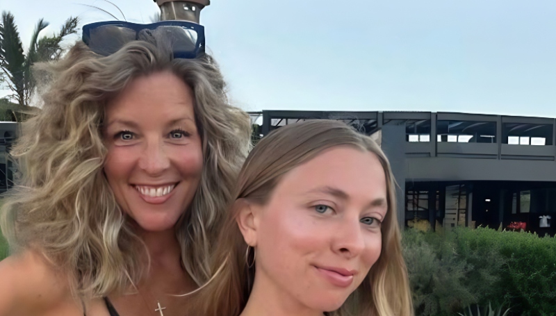 General Hospital Star Laura Wright with her daughter Lauren Wright - Instagram