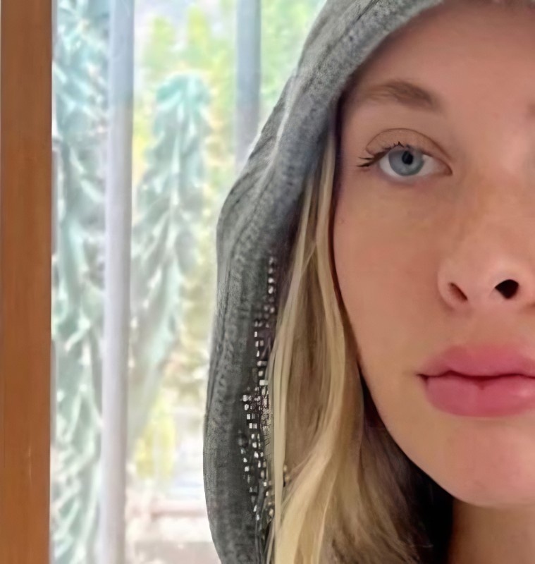 Laura also shared this photo of Lauren - Instagram