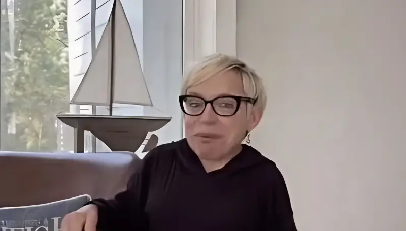 Dr Jen Arnold from The Little Couple Speaks about hepatitis B vaccinations - Instagram