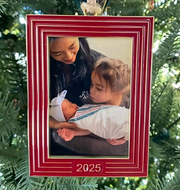 Kalista meets her little sister - Instagram