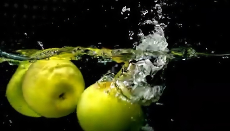 Apples in water - Explaining Everything - YouTube