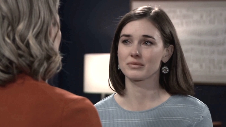 General Hospital: Nina Reeves (Cynthia Watros) and Willow Cain (Katelyn MacMullen)