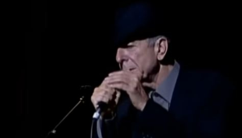 Leonard singing Hallelujah in London - 2008 - YouTube