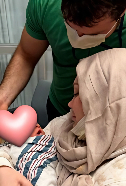 The first photo of baby Roya - Avery and Omar - Instagram